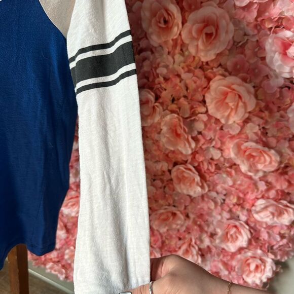 PINK Victoria’s Secret (Small) Blue Quarter Sleeve 'PINK' Top - Picture 3 of 7